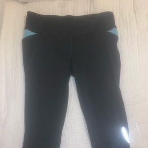 Two pairs of f21 workout leggings, Capri